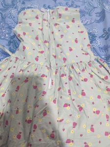 Moving Abroad. Kida Frock