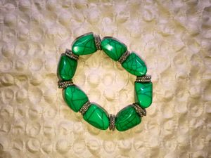 Green Stone Stretch Bracelet Silver-Tone Accents