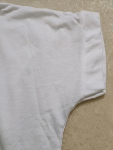 Plain White Tshirt With Up And Down Style An
