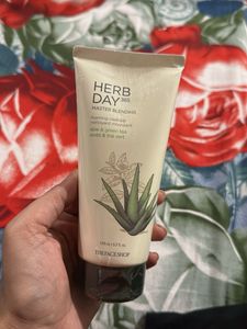 The Face Shop Herb Day 365 Cleanser