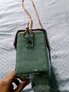 Box Golden Chain Sling Bag