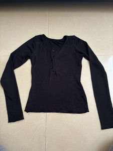 Button Black Top