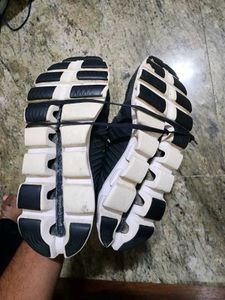 On Running Athletic Shoes