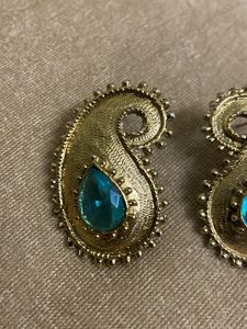STUNNING GOLDEN EARRINGS