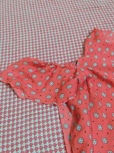 Cold Shoulder Tomato 🍅 Red Top 🎈🎈✨✨✨