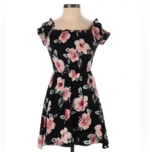 Size S/M🎁Buy 2 Get 1 Free 🎁Floral Mini Dress