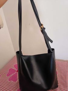 Classy Handbag For Office And College