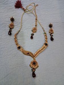 Beautiful Kundan Jewellery Set.