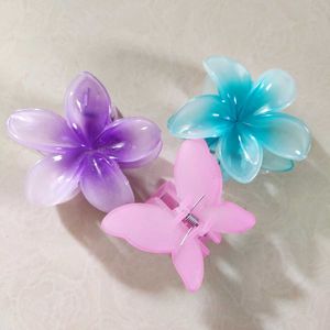 3 Flower Claw Clip