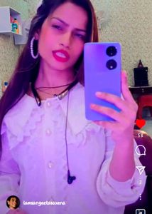 M Apni Retro Look Wali Shirt Sale Kr Rhi Hu
