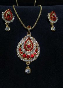 Red &amp; Gold toned pearl stoned Jewelery Set