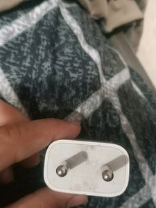 im selling apple adopter usb