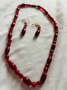 Rubey red necklace with matching earrings