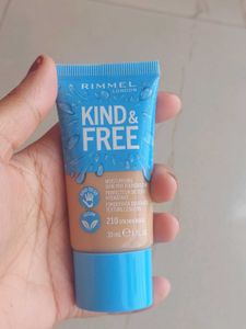 Viral Rimmel London Moisturising Skin Tint