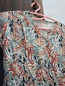 Patterned Short Sleeve Top