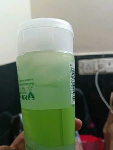 Simple Refreshing Facial Wash