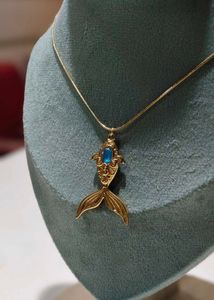 Gold Fish Pendant Necklace