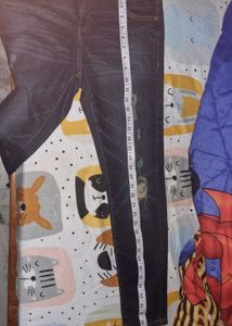 Lightly Ripped Skinny Jeans Great Condition!