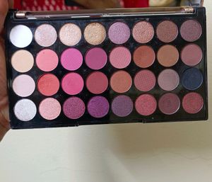 Makeup Revolution Eyeshadow Palette