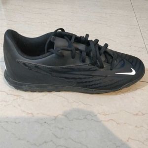Nike Phantom Black Football Turf Boots UK 6