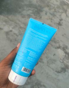 Dot And Key Barrier Repair Hydrating Face Wash..