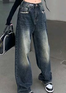 Baggy denim jeans