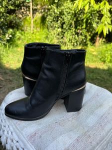 Chic Black Ankle Boots