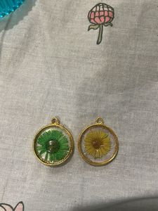 Set Of 2 Flower Pendants