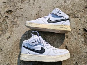 Nike High Court 37