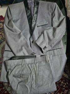 Elegant Grey Suit - Like New