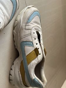 Used Fashion Sneakers