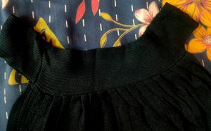 Bold Top Fully Stretched With Length 33 Can Be Wearable With Shrug Also And Used As Midy Too....it Will Fitted With Belt Too.....Can Be Wear With Boots And Leggings Also If You Don&#39;t Like To Wear Bold