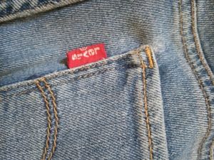 LEVIS light Blue Torned Jeans.