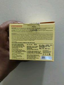Dot&amp;Key Vitamin C+E Moisturizer Yellow