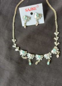 Cute Silver Tone Necklace &amp; Earring Set