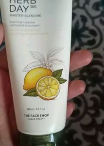 THE FACE SHOP Oil-Controlling Cleanser