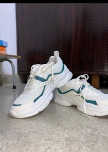 Campus Raise Sneakers For Women (White, 4)