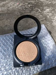 MAC Extra Dimension Skinfinish