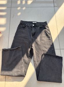 black High-Waisted Jeans