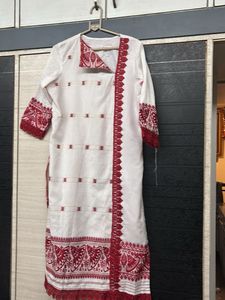 Elegant White &amp; Red Kurta