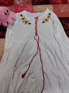 Elegant White Embroidered Kurta