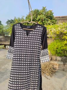 Black &amp; White Kurta Set