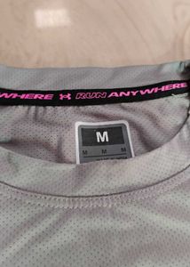 UNDER ARMOUR COMPRESSION TSHIRT