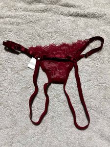 Women Lace Thong / G-String Panty