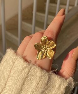 Flower Statement Ring Anti-tarnish
