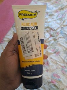 💙🌞Freeskin Kojic Acid Sunscreen🌞💙SPF 30+