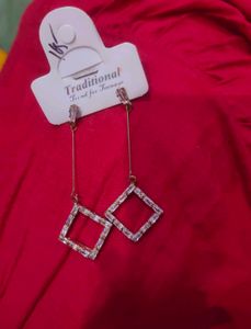 2 Pair Earrings