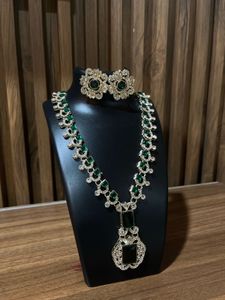 Elegant Emerald &amp; Crystal Jewelry Set