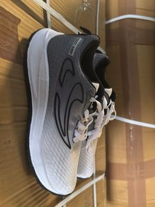 Sports Shoes