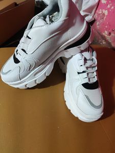 Girls shoes